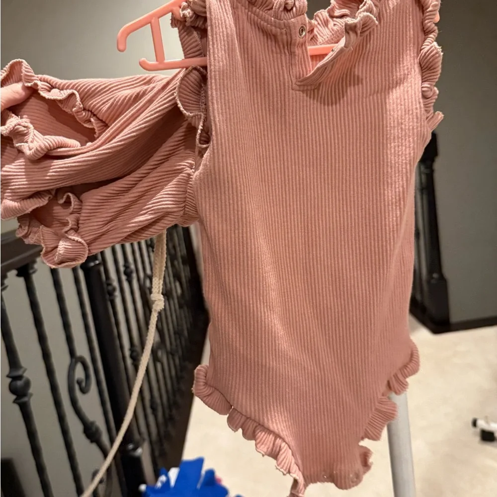 Pink Ribbed Romper Set - Picture 2 of 3